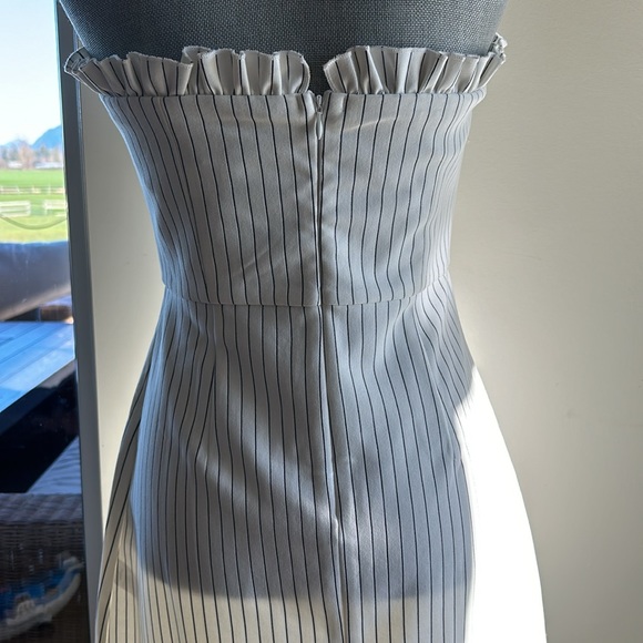 Nwt. Lulu strapless dress - Picture 3 of 7